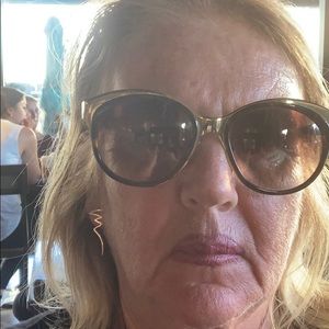 Meet your Posher, Zipora